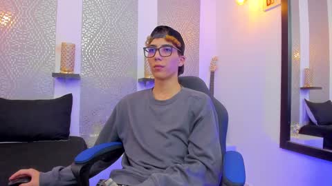 Snapshot of nikolay_gregori chatting on 01-03-25, 10:09 online show from 01-03-25, 10:09