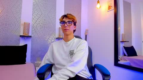 Snapshot of nikolay_gregori chatting on 01-06-25, 06:58 online show from 01-06-25, 06:58