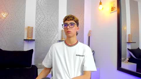 Snapshot of nikolay_gregori chatting on 01-12-25, 07:11 online show from 01-12-25, 07:11