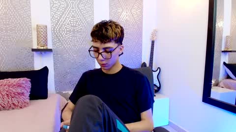 Snapshot of nikolay_gregori chatting on 01-16-25, 05:11 online show from 01-16-25, 05:11