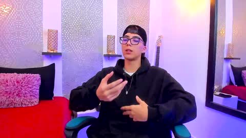 Snapshot of nikolay_gregori chatting on 01-17-25, 04:28 online show from 01-17-25, 04:28
