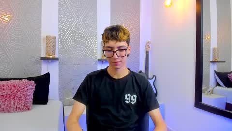 Snapshot of nikolay_gregori chatting on 01-22-25, 07:35 online show from 01-22-25, 07:35