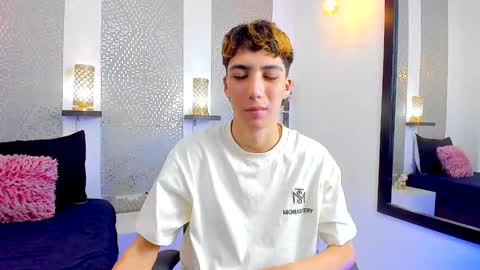 Snapshot of nikolay_gregori chatting on 01-24-25, 05:10 online show from 01-24-25, 05:10
