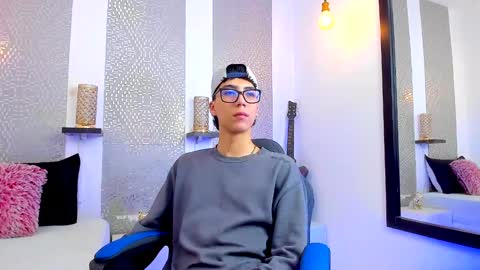 Snapshot of nikolay_gregori chatting on 01-27-25, 07:14 online show from 01-27-25, 07:14