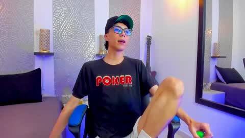 Snapshot of nikolay_gregori chatting on 01-30-25, 08:11 online show from 01-30-25, 08:11