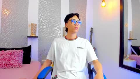 Snapshot of nikolay_gregori chatting on 02-02-25, 04:05 online show from 02-02-25, 04:05