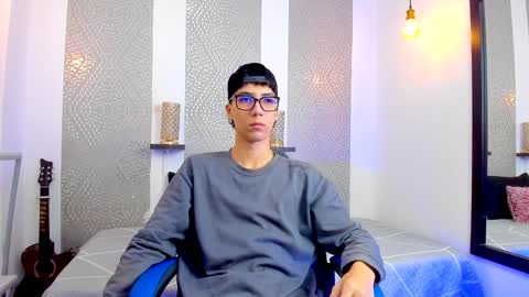 Snapshot of nikolay_gregori chatting on 02-04-25, 03:54 online show from 02-04-25, 03:54