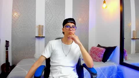 Snapshot of nikolay_gregori chatting on 02-04-25, 06:57 online show from 02-04-25, 06:57