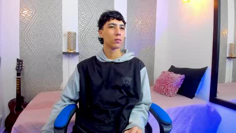 Snapshot of nikolay_gregori chatting on 02-06-25, 03:59 online show from 02-06-25, 03:59