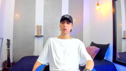 Snapshot of nikolay_gregori chatting on 02-09-25, 04:04 online show from 02-09-25, 04:04