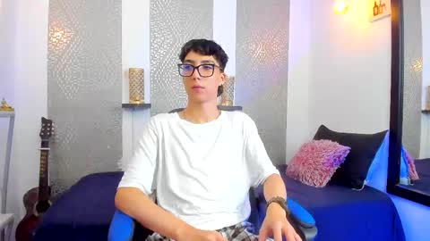 Snapshot of nikolay_gregori chatting on 02-09-25, 07:05 online show from 02-09-25, 07:05