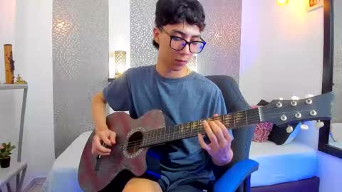Snapshot of nikolay_gregori chatting on 02-10-25, 07:15 online show from 02-10-25, 07:15