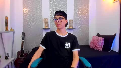 Snapshot of nikolay_gregori chatting on 02-18-25, 07:43 online show from 02-18-25, 07:43