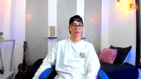 Snapshot of nikolay_gregori chatting on 02-20-25, 04:18 online show from 02-20-25, 04:18