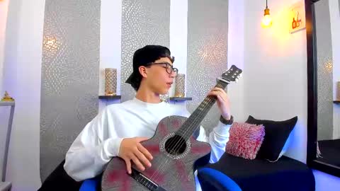 Snapshot of nikolay_gregori chatting on 02-20-25, 07:23 online show from 02-20-25, 07:23