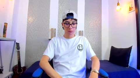 Snapshot of nikolay_gregori chatting on 02-23-25, 07:22 online show from 02-23-25, 07:22