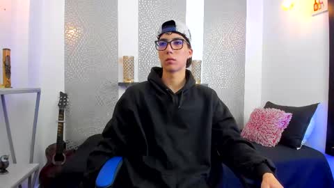 Snapshot of nikolay_gregori chatting on 02-27-25, 04:09 online show from 02-27-25, 04:09