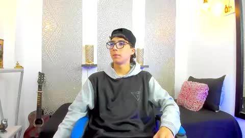 Snapshot of nikolay_gregori chatting on 03-02-25, 03:45 online show from 03-02-25, 03:45