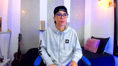 Snapshot of nikolay_gregori chatting on 03-04-25, 04:06 online show from 03-04-25, 04:06