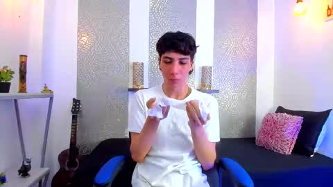 Snapshot of nikolay_gregori chatting on 03-04-25, 07:08 online show from 03-04-25, 07:08