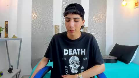 Snapshot of nikolay_gregori chatting on 03-05-25, 08:00 online show from 03-05-25, 08:00