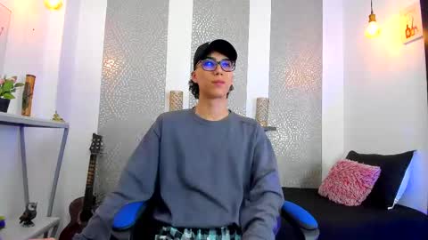 Snapshot of nikolay_gregori chatting on 03-11-25, 07:26 online show from 03-11-25, 07:26