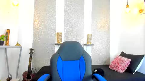 Snapshot of nikolay_gregori chatting on 03-12-25, 04:08 online show from 03-12-25, 04:08