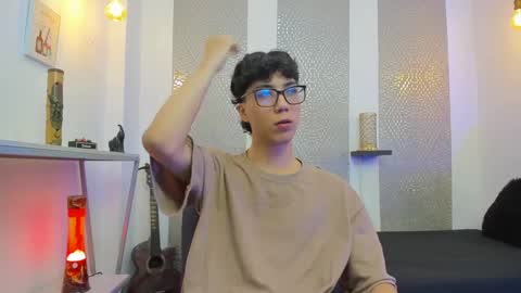 Snapshot of nikolay_gregori chatting on 09-18-25, 04:14 online show from 09-18-25, 04:14