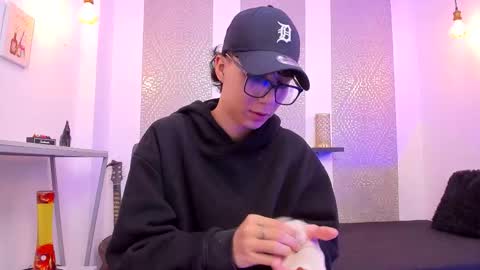 Snapshot of nikolay_gregori chatting on 09-22-25, 04:14 online show from 09-22-25, 04:14