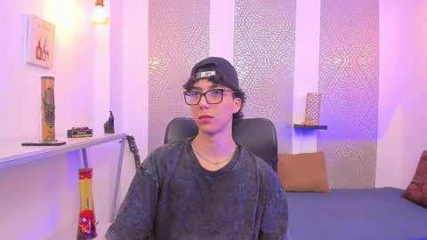 Snapshot of nikolay_gregori chatting on 10-14-25, 04:13 online show from 10-14-25, 04:13