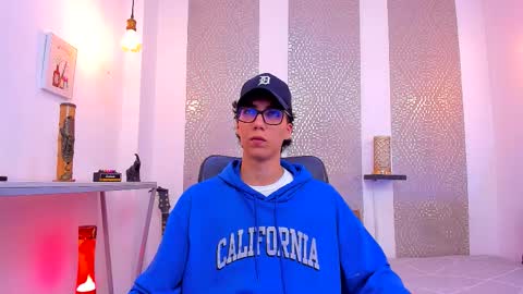 Snapshot of nikolay_gregori chatting on 10-19-25, 04:46 online show from 10-19-25, 04:46