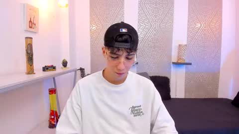    online show from 11-05-25, 04:34