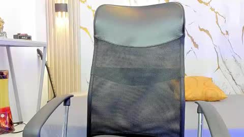    online show from 01-19-26, 03:43