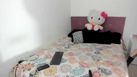 Nikole online show from 11-16-25, 05:35