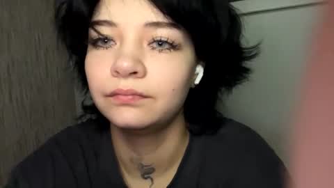 Snapshot of nikoli_naw chatting on 01-06-25, 07:45 nikoli_naw online show from 01-06-25, 07:45