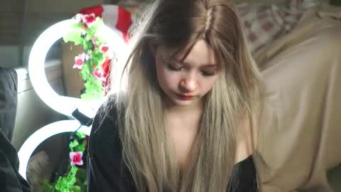 Snapshot of nikoli_naw chatting on 09-12-25, 04:23 nikoli_naw online show from 09-12-25, 04:23