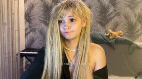 Snapshot of nikoli_naw chatting on 06-25-26, 08:02 nikoli_naw online show from 06-25-26, 08:02