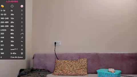 Snapshot of nikoll_s chatting on 06-21-26, 11:13 online show from 06-21-26, 11:13
