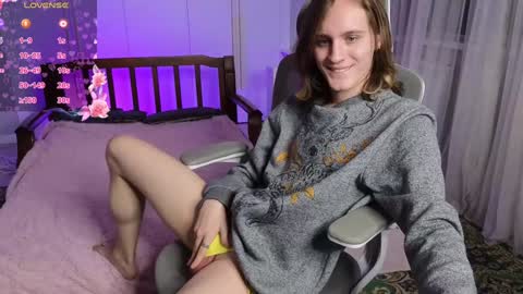 Snapshot of nikompell chatting on 12-20-24, 05:47 niko online show from 12-20-24, 05:47