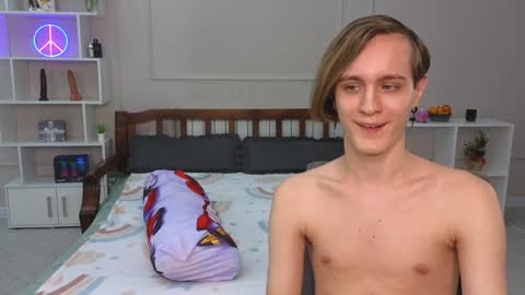 Snapshot of nikompell chatting on 01-04-25, 02:25 niko online show from 01-04-25, 02:25