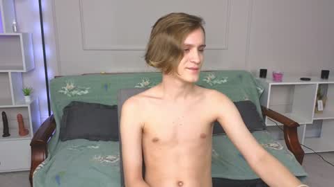 Snapshot of nikompell chatting on 01-10-25, 03:07 niko online show from 01-10-25, 03:07