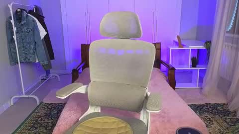 Snapshot of nikompell chatting on 02-26-25, 08:04 niko online show from 02-26-25, 08:04