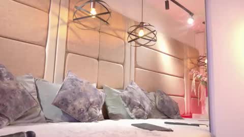 Niko Stone online show from 04-25-26, 05:43