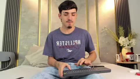 Snapshot of nikostone chatting on 05-23-26, 12:27 Niko Stone online show from 05-23-26, 12:27