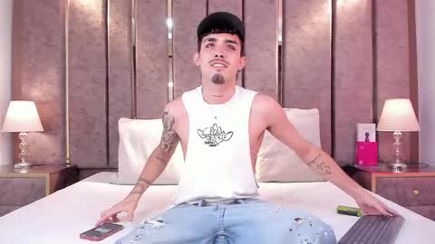 Snapshot of nikostone chatting on 06-06-26, 04:50 Niko Stone online show from 06-06-26, 04:50
