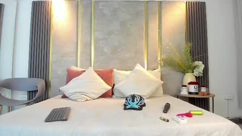 Snapshot of nikostone chatting on 06-11-26, 01:49 Niko Stone online show from 06-11-26, 01:49