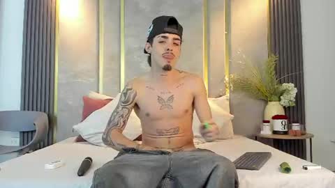 Snapshot of nikostone chatting on 06-11-26, 02:53 Niko Stone online show from 06-11-26, 02:53