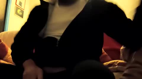 Snapshot of niks1412985 chatting on 11-24-25, 12:54 Niks online show from 11-24-25, 12:54