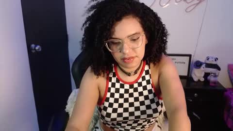 Nicole    GTM-5 1100 pm - 700 am online show from 01-12-25, 07:43