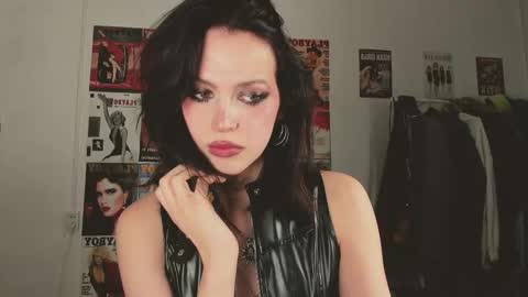 Veronica online show from 02-01-26, 04:49